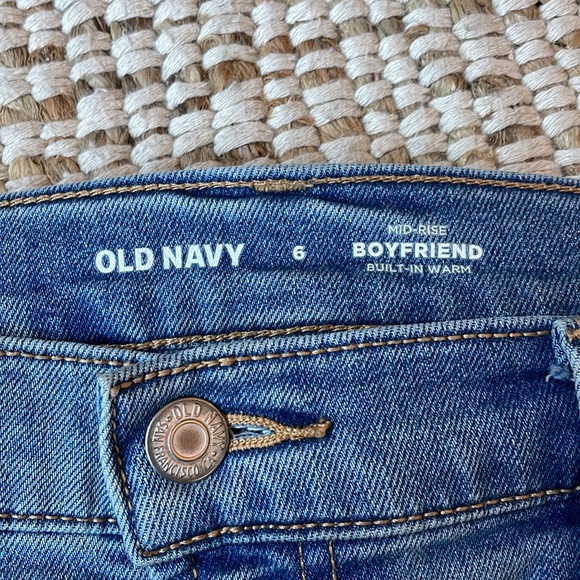 Old Navy Boyfriend Jean size 6 - Picture 2 of 3